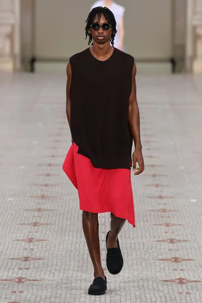 Look 11